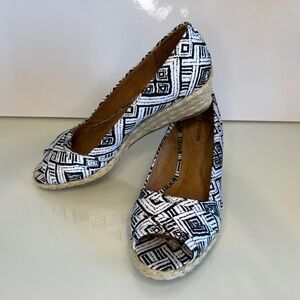 Naturalizer Women Size 8M Peep-Toe Slingback Wedge Espadrilles New w/o Box